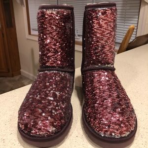 *SOLD*NWOB UGG Sparkle Short Boots